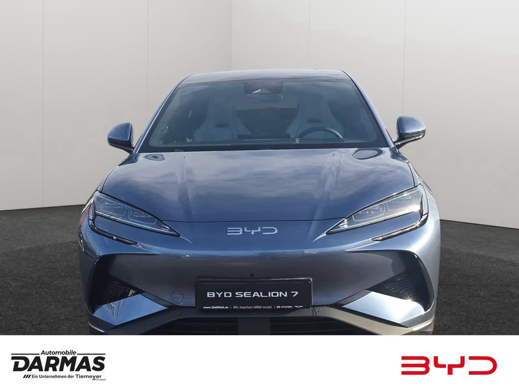 BYD Sealion 7