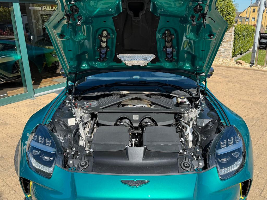 Aston Martin V8 Vantage