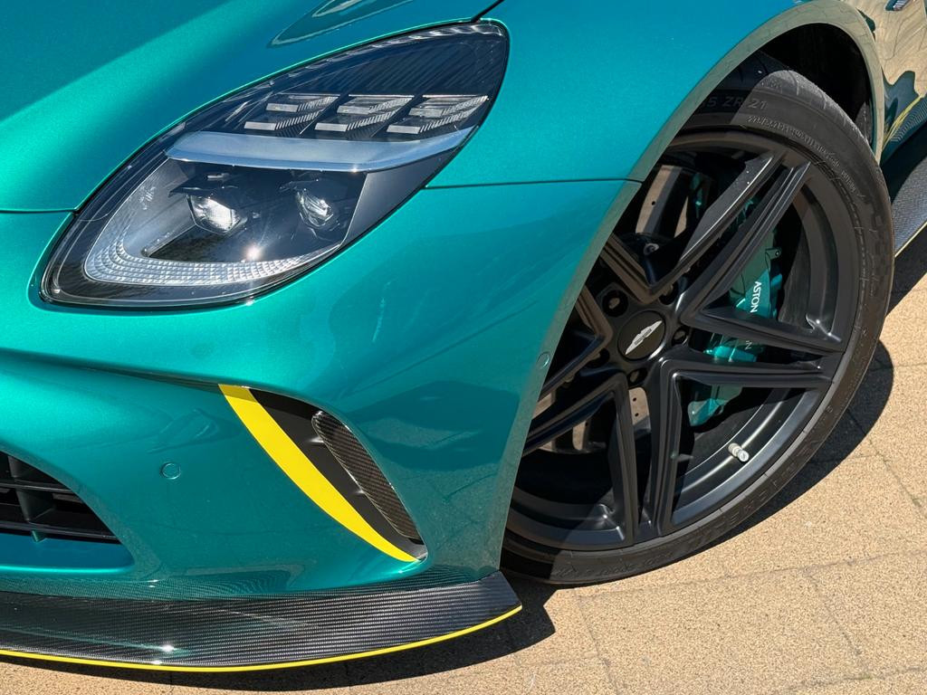 Aston Martin V8 Vantage
