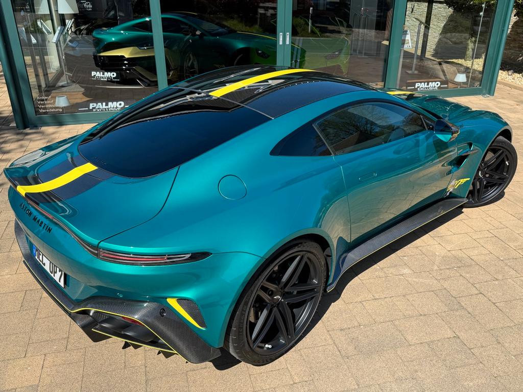Aston Martin V8 Vantage