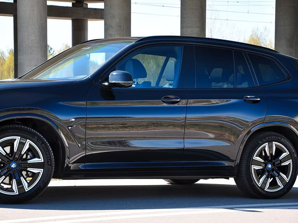 BMW iX3