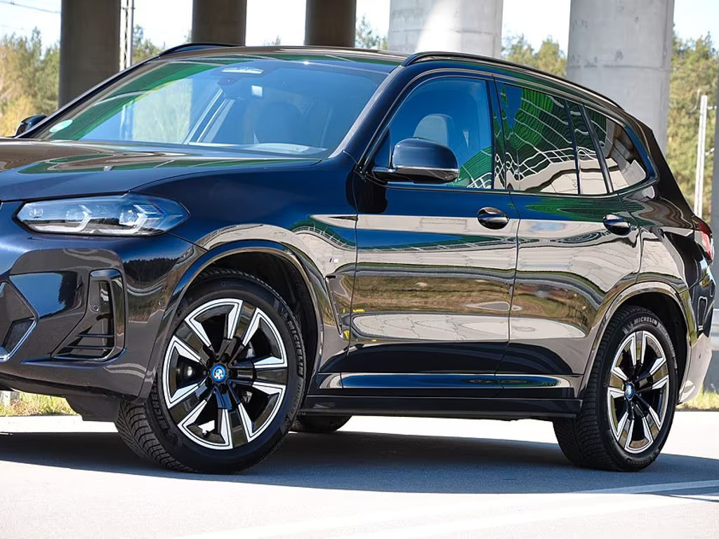 BMW iX3