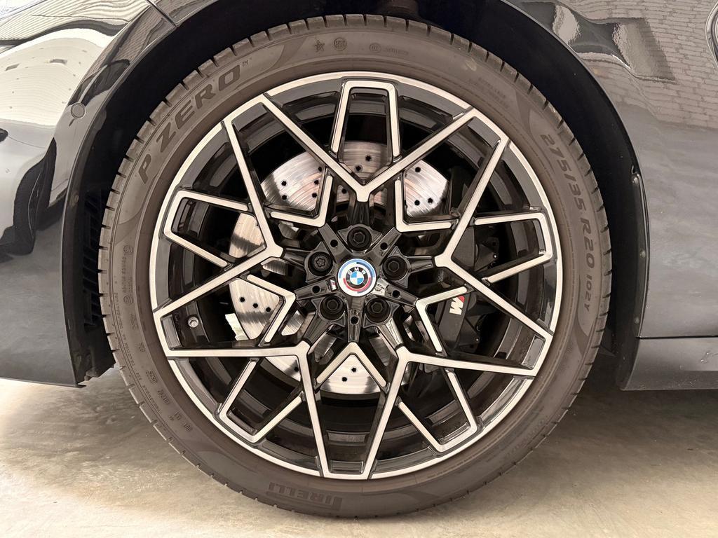 BMW M8