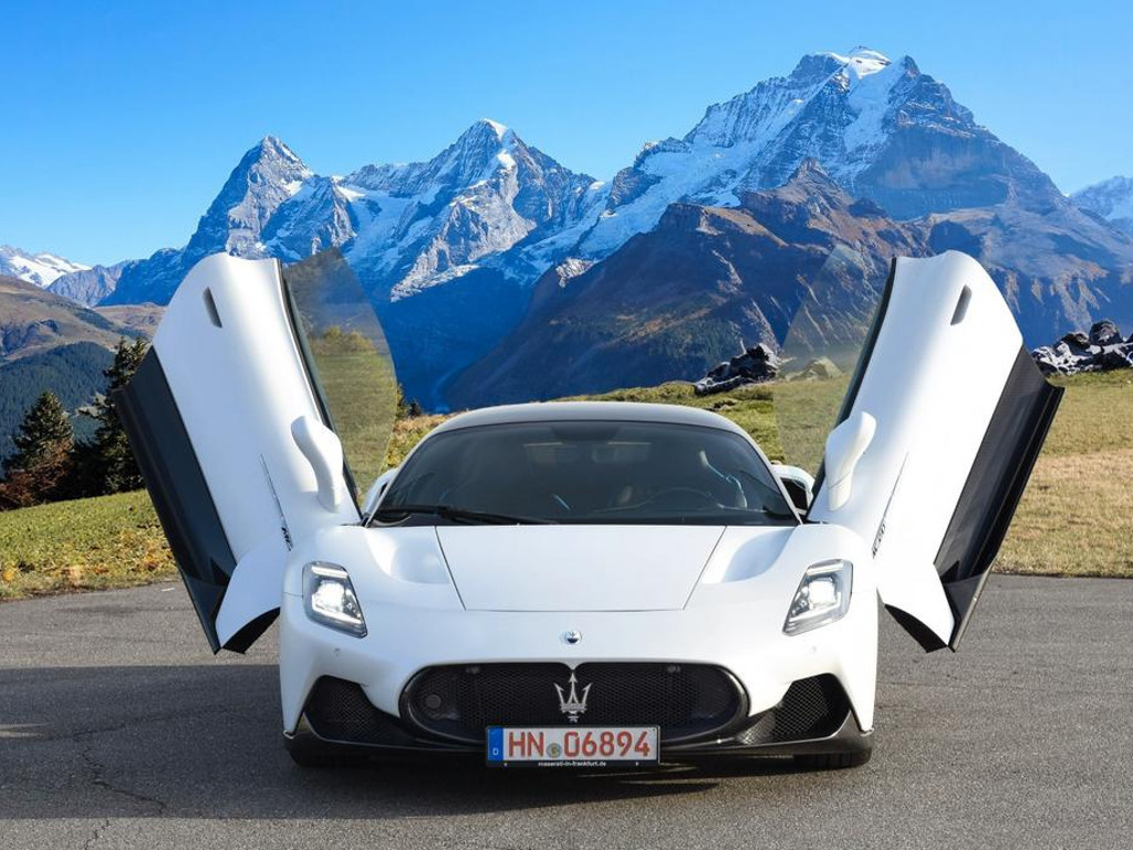Maserati MC20