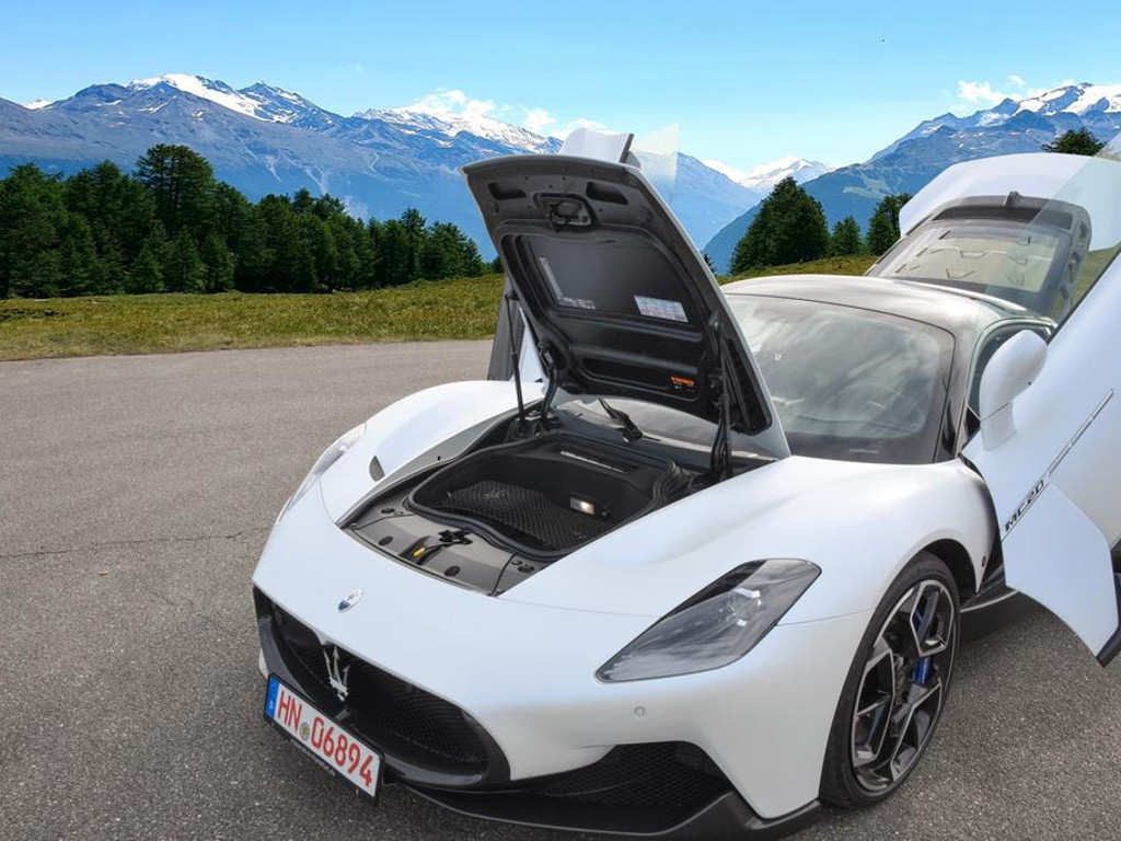 Maserati MC20