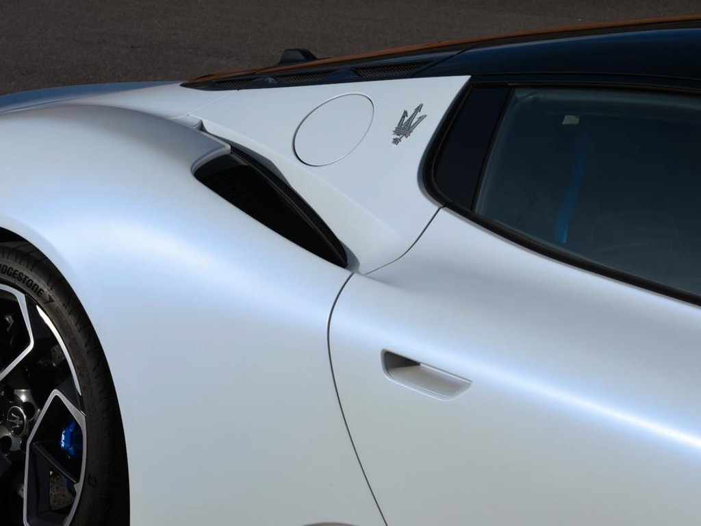 Maserati MC20