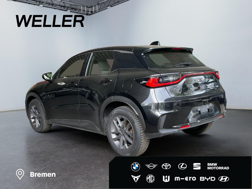 Lexus LBX