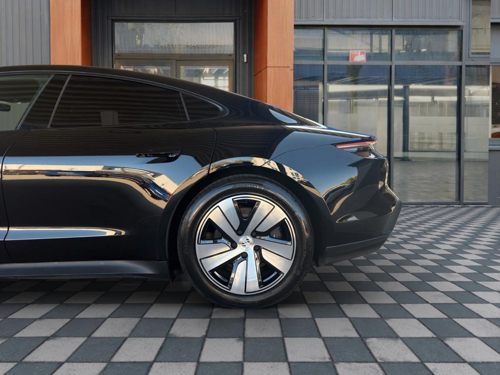 Porsche Taycan