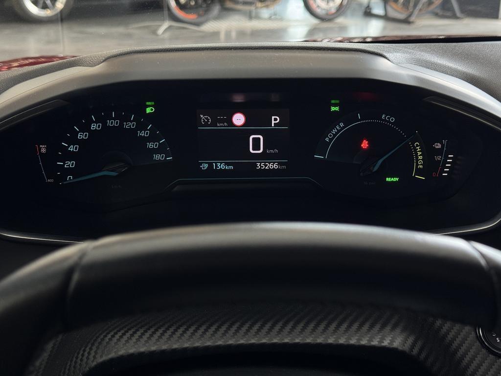 Peugeot e-208