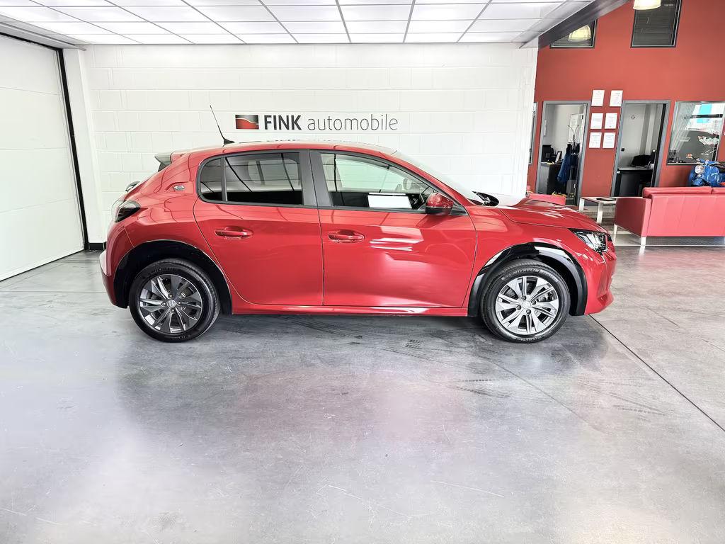 Peugeot e-208