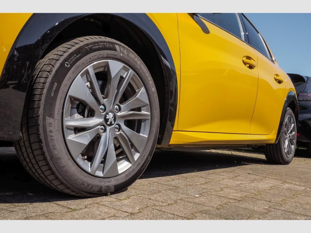 Peugeot e-208