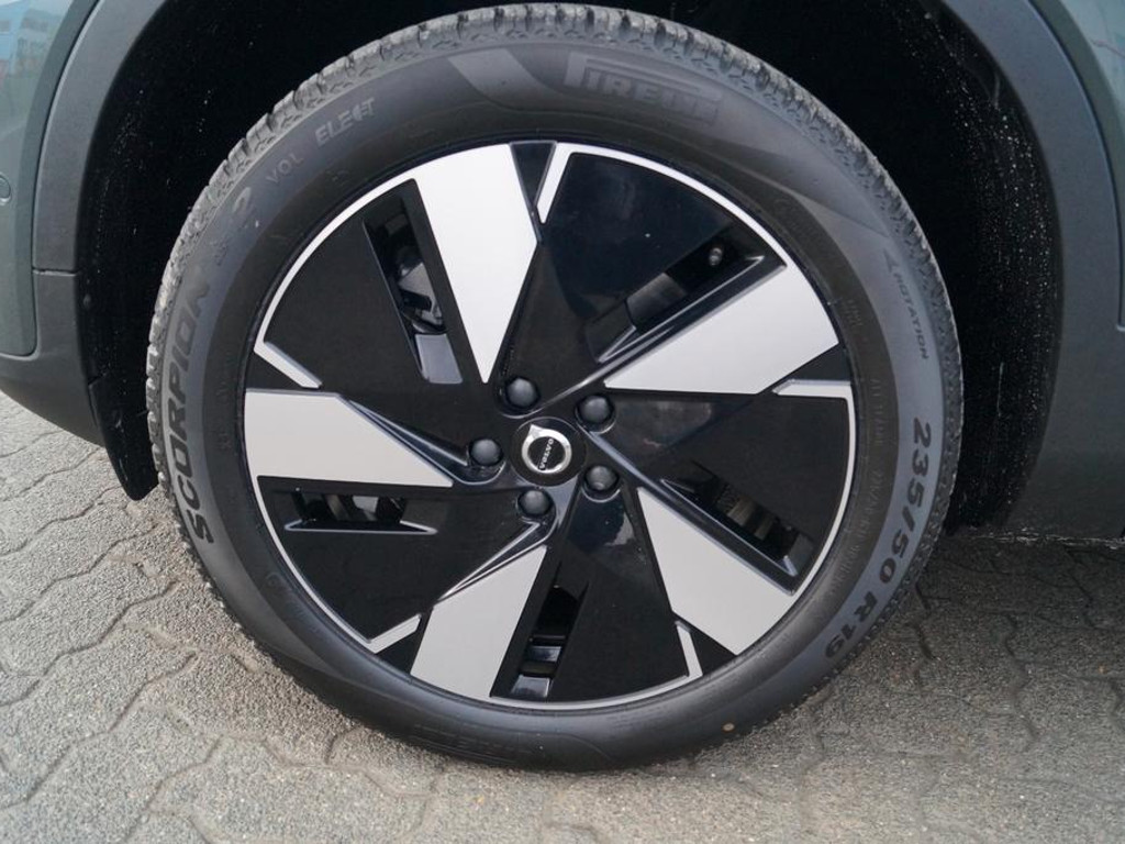 Volvo EX40