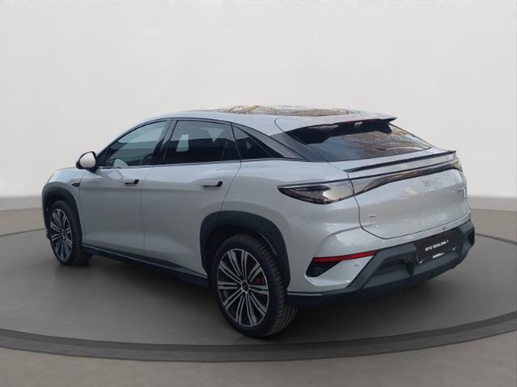 BYD Sealion 7