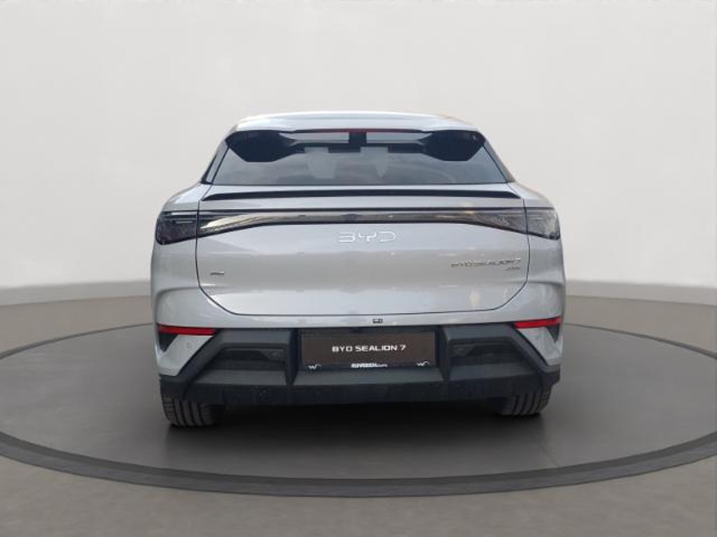 BYD Sealion 7