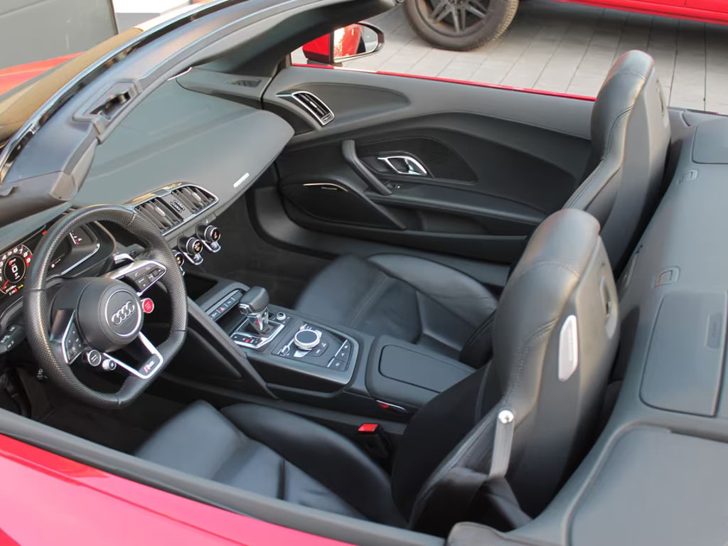 Audi R8