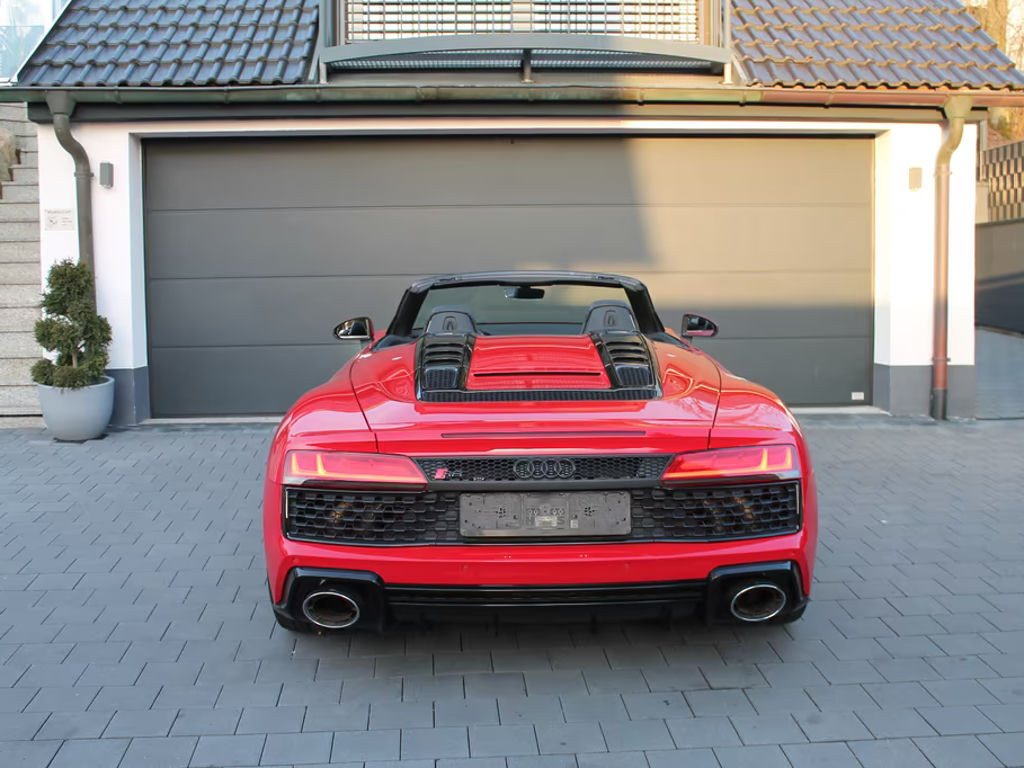 Audi R8