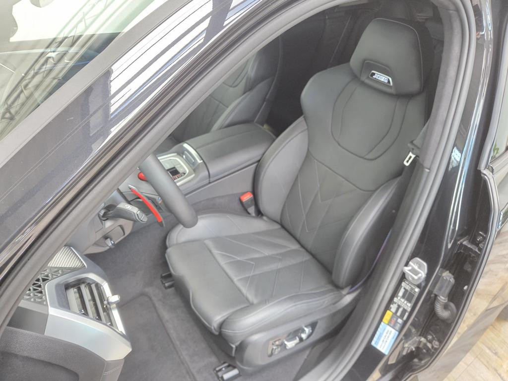 BMW XM