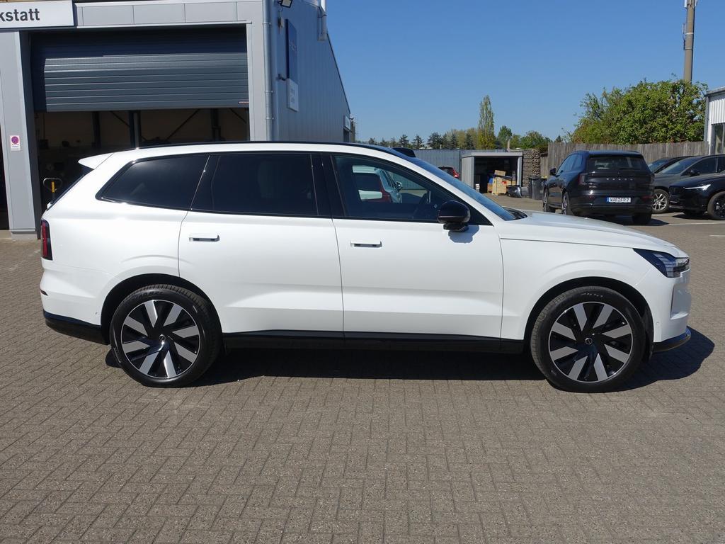 Volvo EX90