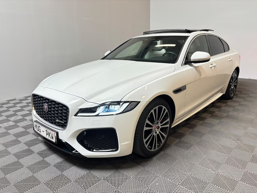 Jaguar XF 2022 Benzine