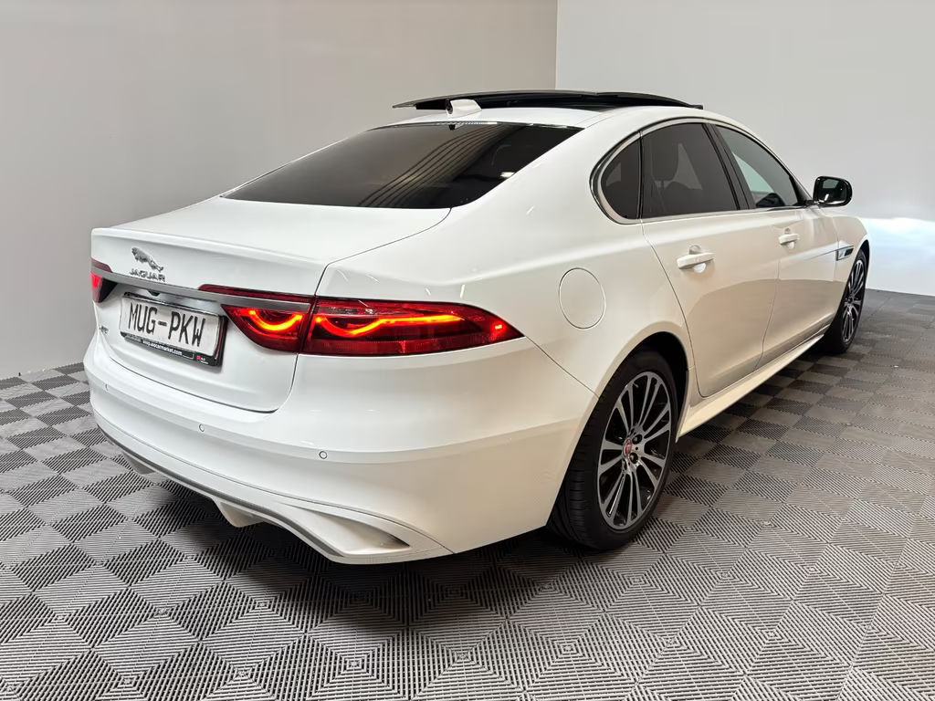Jaguar XF
