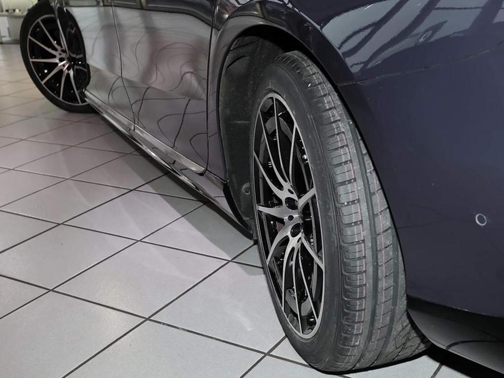 Mercedes-Benz EQS