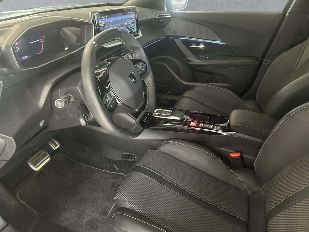 Peugeot e-2008