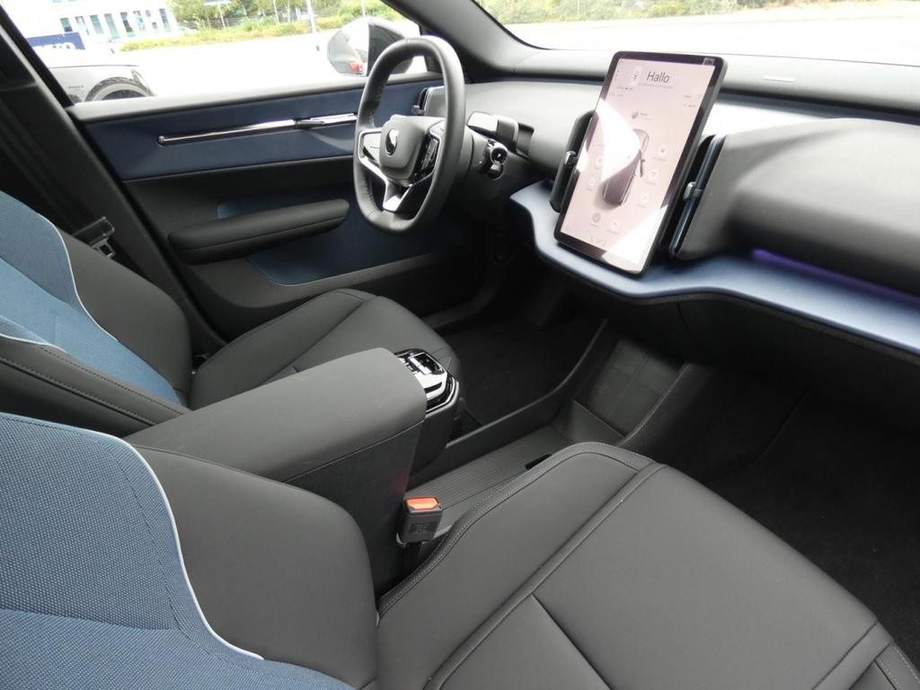 Volvo EX30