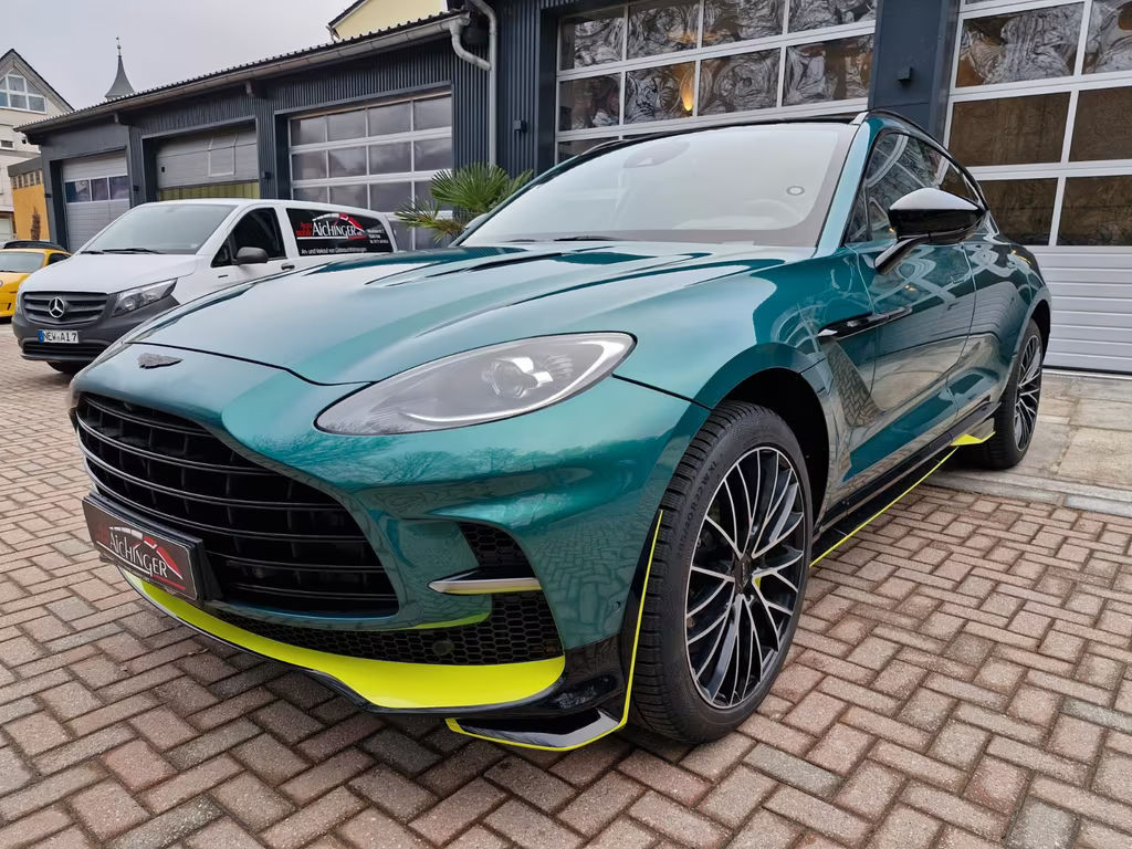 Aston Martin DBX 2023 Benzine