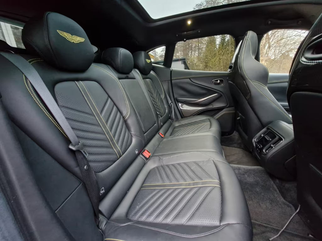 Aston Martin DBX