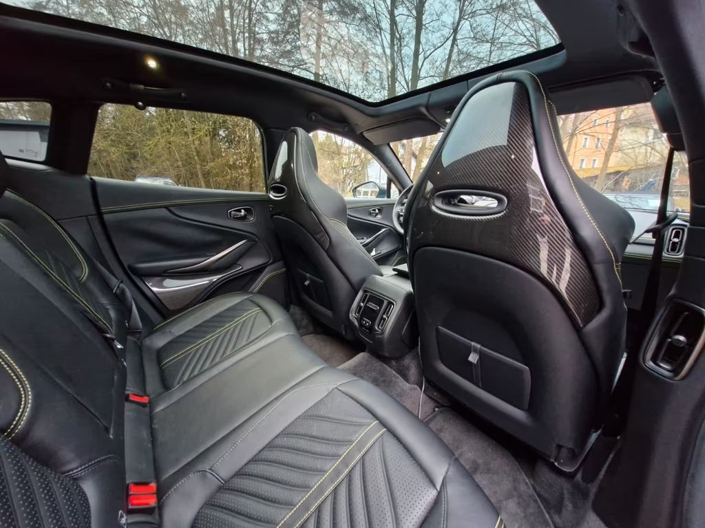 Aston Martin DBX