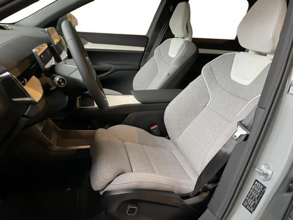 Volvo EX90