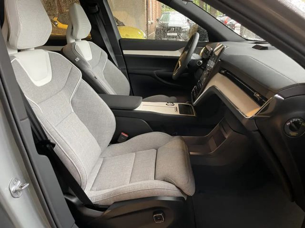 Volvo EX90