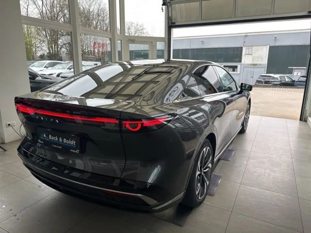 Mazda 6e