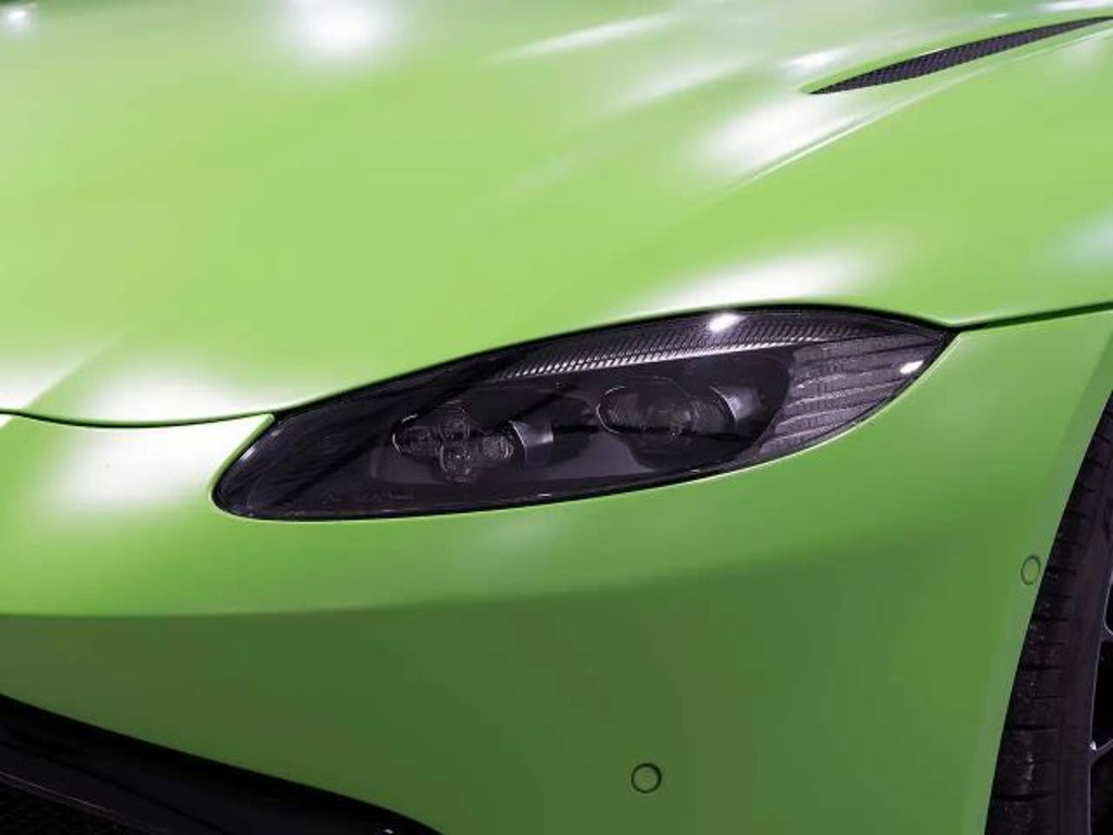 Aston Martin V8