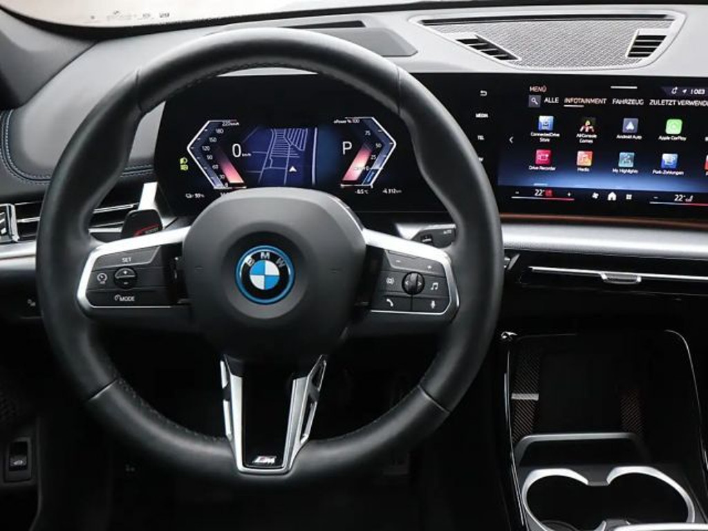 BMW iX1