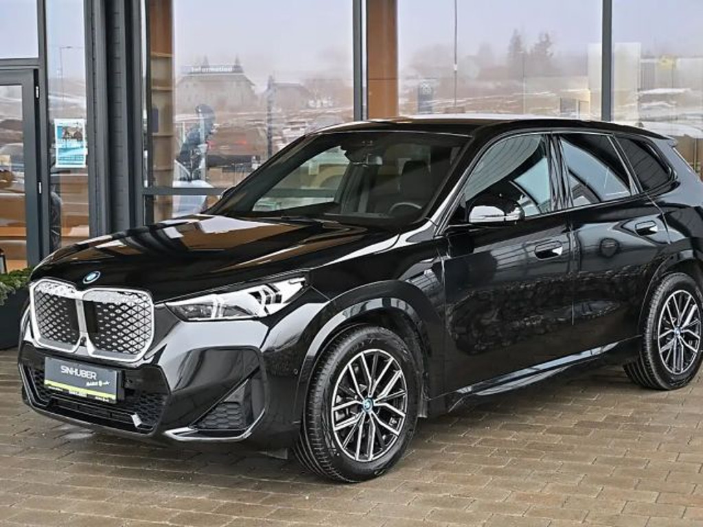 BMW iX1