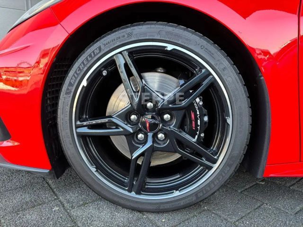 Corvette C8