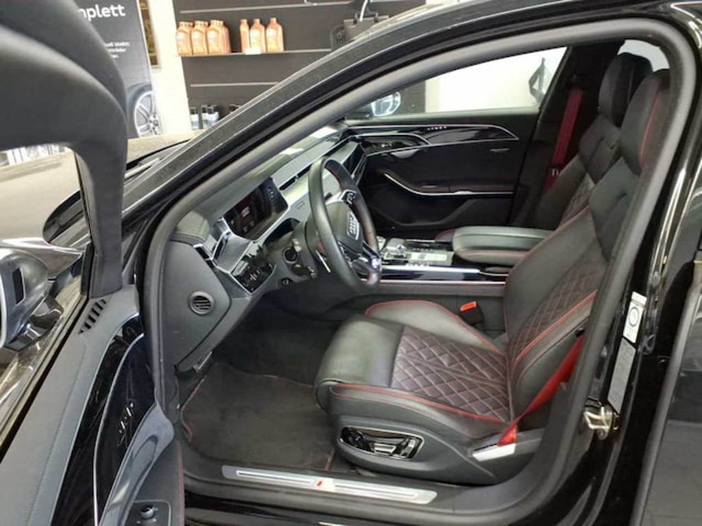 Audi S8