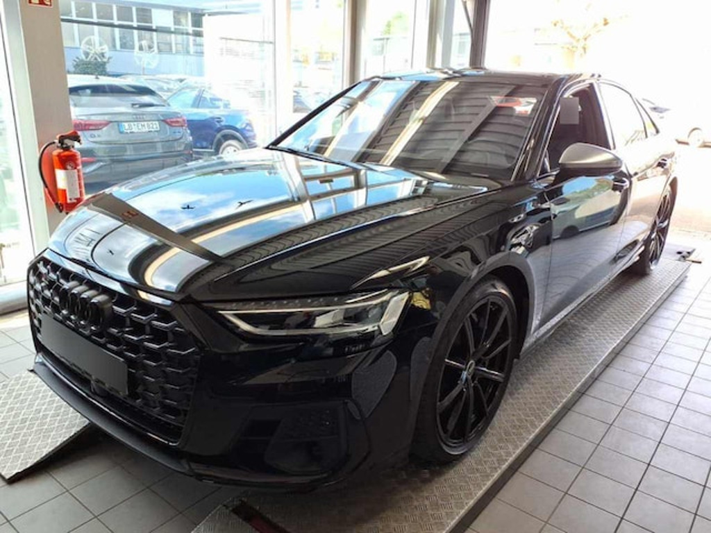 Audi S8