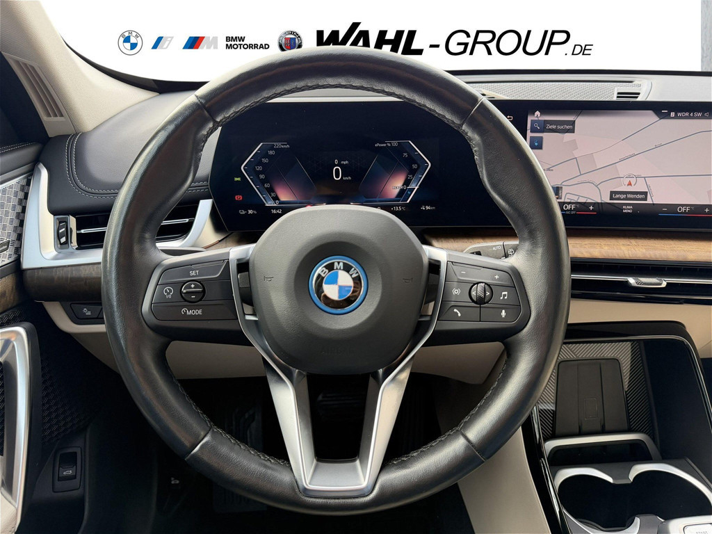 BMW iX1