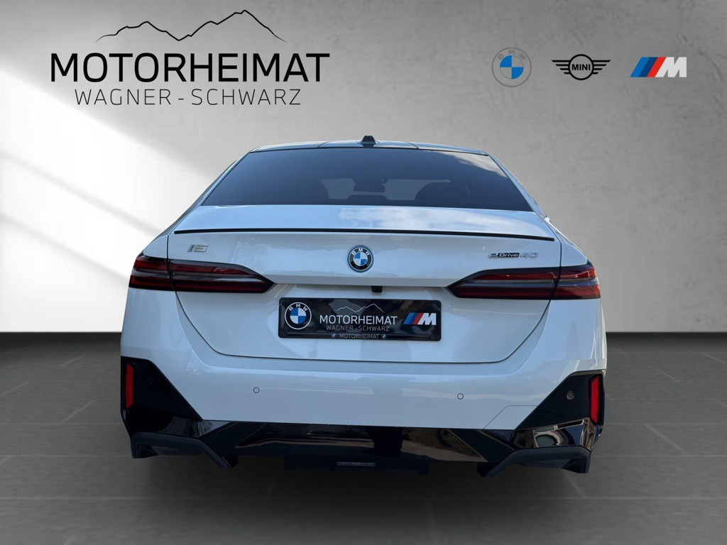 BMW i5