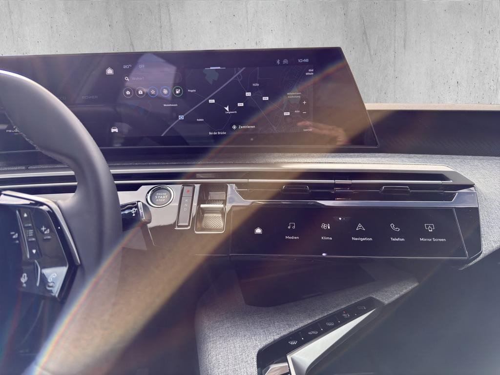 Peugeot E-3008