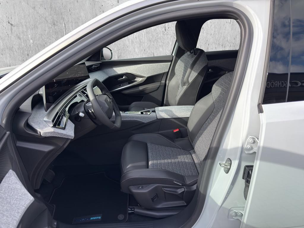 Peugeot E-3008