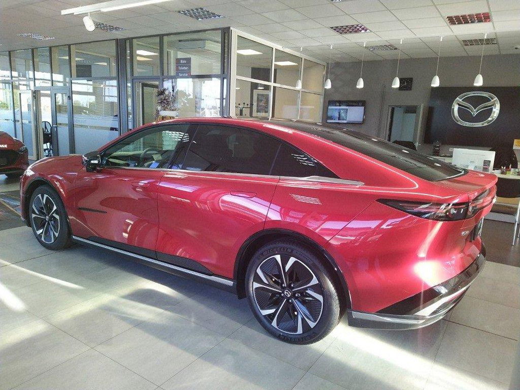 Mazda 6e