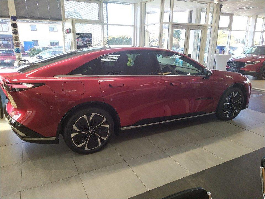 Mazda 6e