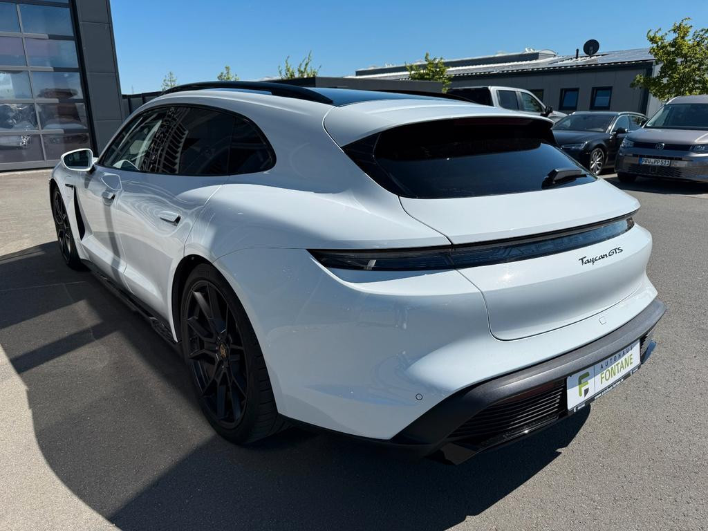 Porsche Taycan