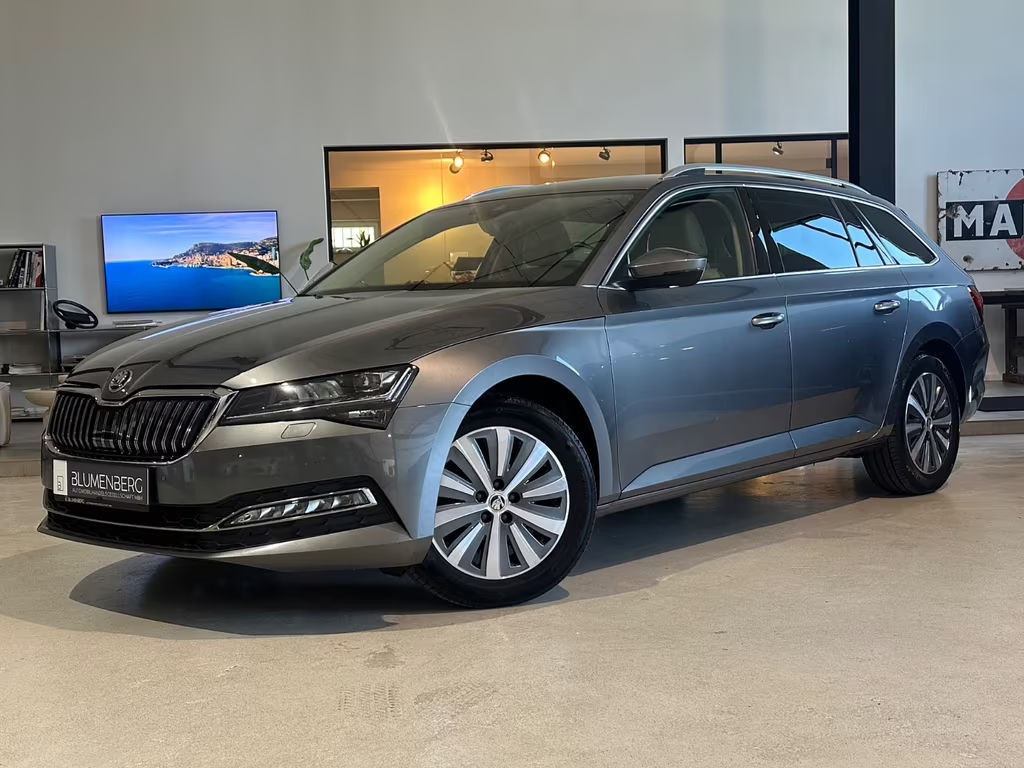 Skoda Superb 2023 Benzine