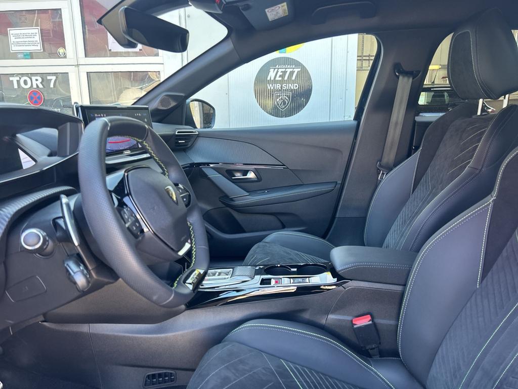 Peugeot e-208