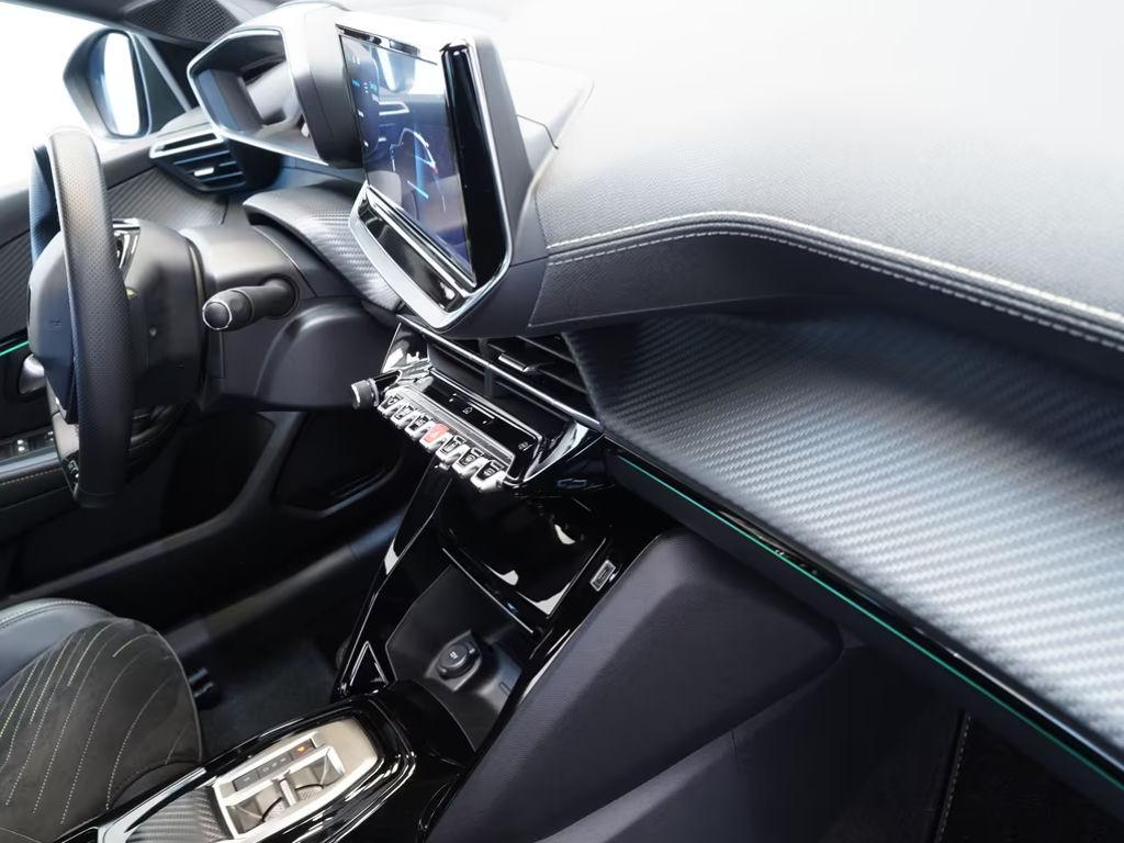 Peugeot e-208
