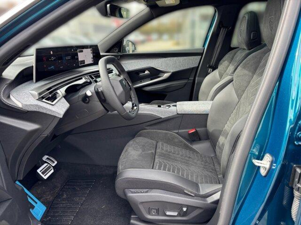 Peugeot E-3008